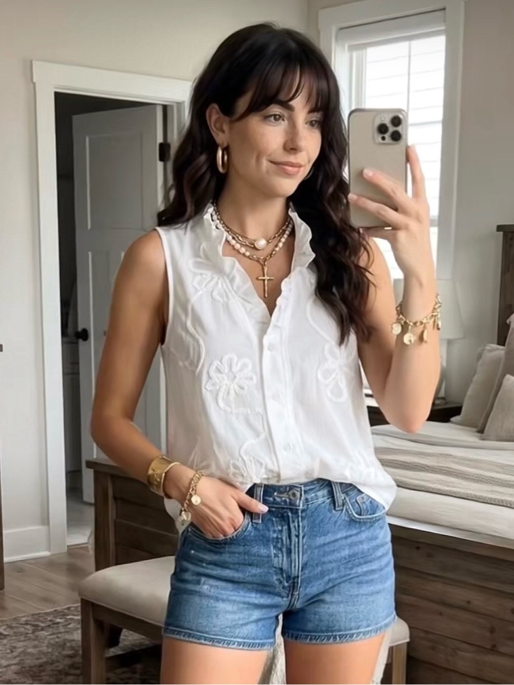 White Sleeveless Embroidered Button-Front Tank Top XL